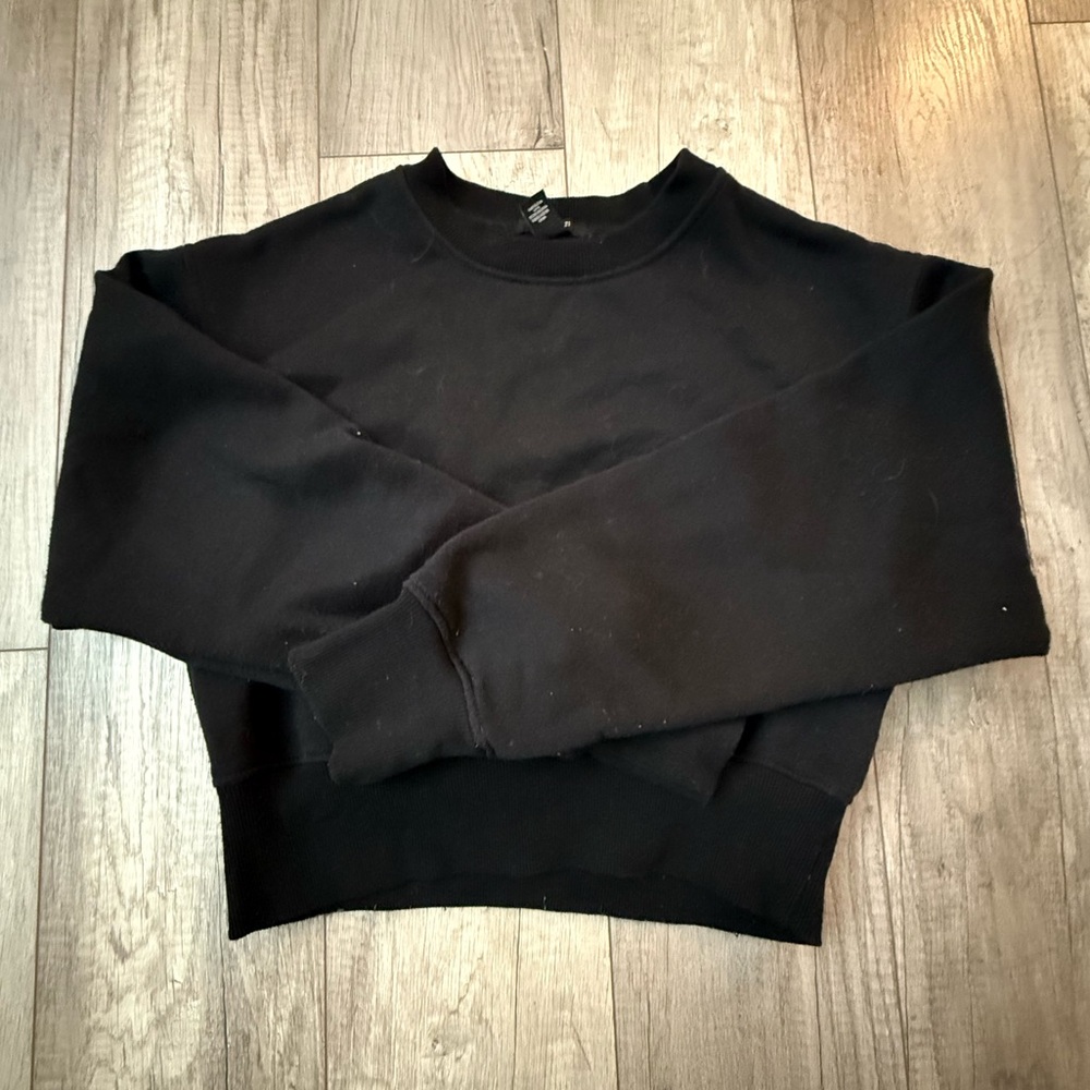 Black Crewneck Sweatshirt
